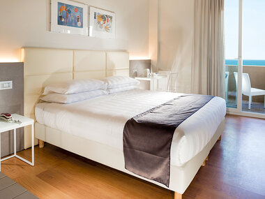 Relax a 4 stelle a Rimini: 1 magica notte con colazione e accesso Spa all'Hotel Ascot
