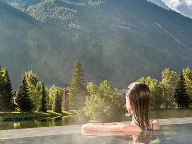 Délice et détente au QC Terme Chamonix : 1 journée d'accès avec déjeuner et kit spa pour 2