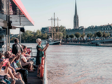 Croisière sur la Garonne le long des façades classées UNESCO