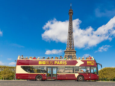 Visite de Paris pour 2 à bord d'un bus Hop On, Hop Off à impériale