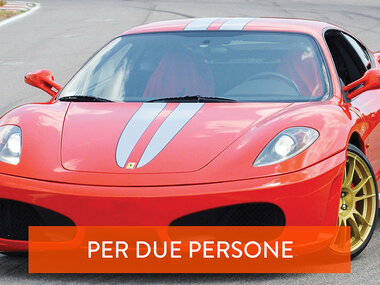 Passione adrenalina: 2 emozionanti giri su Ferrari F430 o F458 per 2 impavidi amici