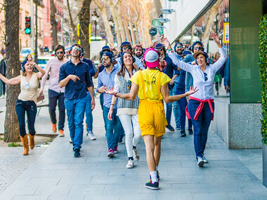 Tour urbano con auriculares sincronizados para 2 personas