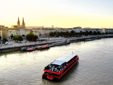 Dîner Croisière à Bordeaux et découverte des façades UNESCO et des ponts bordelais