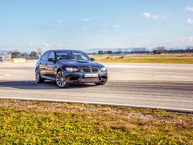 Baptême de 2 tours de drift en passager d’une BMW M3 avec pilote professionnel