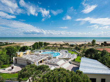 Felicità vista mare in Veneto: 2 notti con cena, accesso Spa e posto riservato in spiaggia