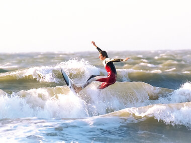 Séance de surf sur la côte belge