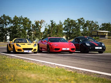 Séance de 9 tours de pilotage sur circuit à bord de 3 voitures de sport