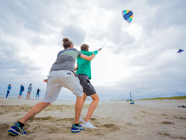 Powerkiten aan de Nederlandse kust voor 4 personen