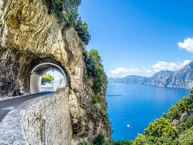 Al cuore della Costiera Amalfitana: 1 romantica notte in Suite con colazione