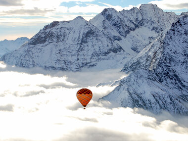 1 volo di gruppo in mongolfiera sulle Alpi