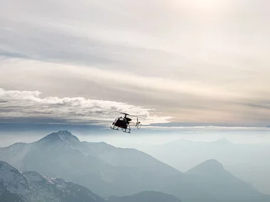 Helikopter-Panoramaflug für 1 Std. und 20 Min.über Lodrino und die Jungfrau für 4 Personen