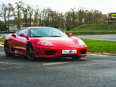 Stage de pilotage : 5 tours en Ferrari 360 Modena ou Audi R8 près de Saint-Étienne