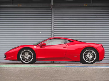 Nervenkitzel pur auf dem Red Bull Ring mit 2 Runden im Ferrari 458 Italia