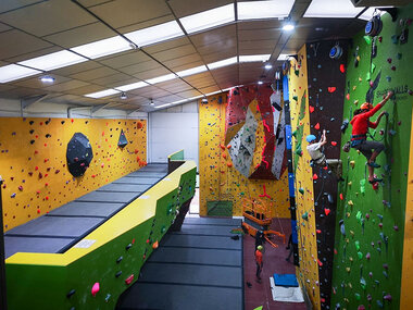 Escalada en Madrid: curso iniciación en rocódromo para 2 personas
