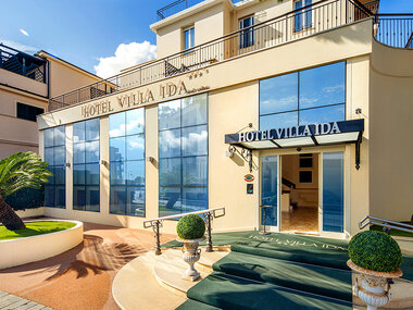 1 notte in Riviera con romantico aperitivo e noleggio e-bike