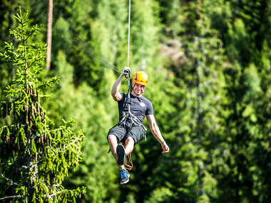 Zipline-äventyr i Småland för 1 - röd bana