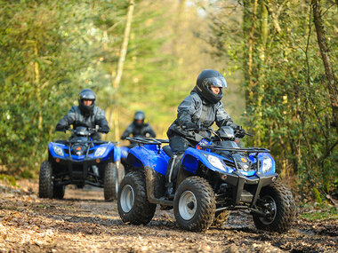 Demi-journée d'excursion en quad à la découverte des joyaux de la région de Thoiry