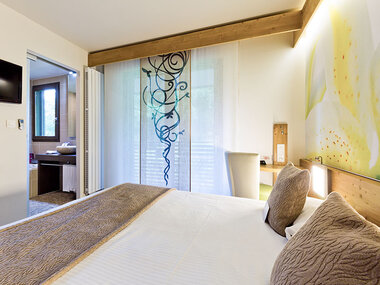 Escapade gourmet romantique : 2 jours avec dîner et mignardises dans les Alpes en hôtel 4*