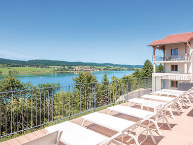 Séjour en suite familiale pour 4 personnes avec accès au spa à Malbuisson