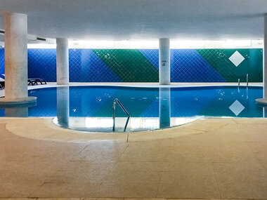 Vacaciones de relax con 1 circuito de aguas (1h) y masaje craneal en el Spa Islantilla