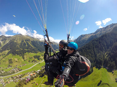 Vol en parapente en tandem à Davos pour 2 personnes