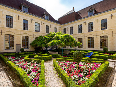 Escapade luxueuse dans le Vieux-Lille : 3 jours en hôtel 5* avec spa et bières artisanales