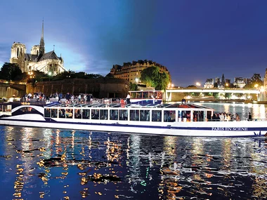 Croisière gourmande sur la Seine avec amuse-bouche, plat et dessert pour 2