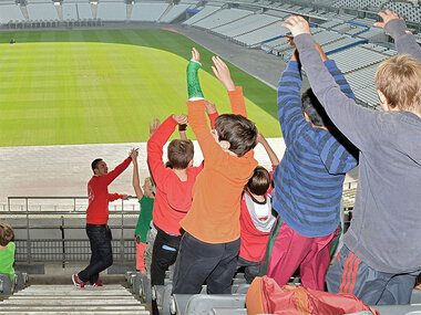 Visite des coulisses du Stade de France en famille pour 1 adulte et 1 enfant