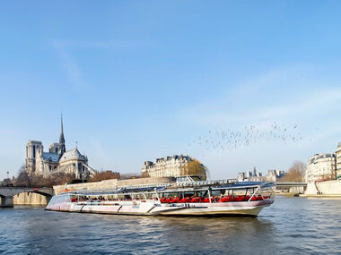 Croisière sur la Seine en bateau-mouche pour 2 adultes