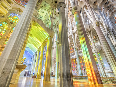 Entrada para 1 adulto y 1 niño a la Sagrada Familia: audioguía, acceso rápido y torre