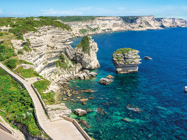 Soggiorni sull’Isola della Bellezza: 1 notte con colazione in Corsica