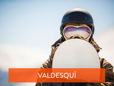 Let it snow!: 1 clase privada de snowboard para 2 personas en Valdesquí, Madrid