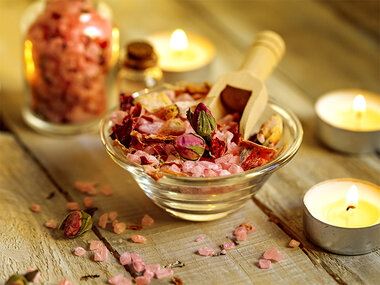 Romantico bagno ai fiori per 2 con champagne presso la 7 Sources Beauty & Spa di Lenk