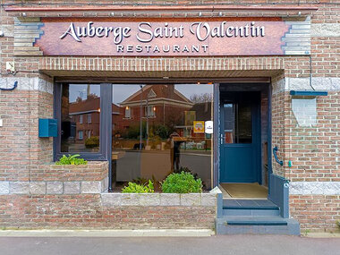 Planchette de charcuterie et fromage avec plat près de Tourcoing