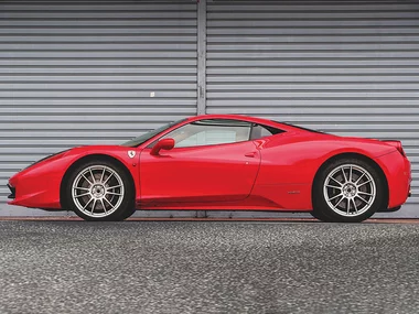 2 emozionanti giri alla guida di una Ferrrari 488 GTB sul circuito di Monza