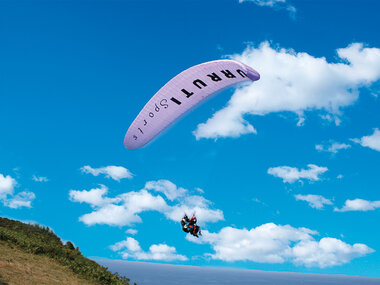 Vuelo en parapente biplaza en la costa guipuzcoana de 30 minutos para 2