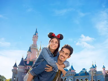 Felicità al quadrato a Disneyland® Paris: 2 biglietti data a scelta 1 giorno per 2 Parchi