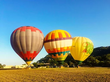 Viaje en globo en Mallorca al atardecer con reportaje de fotos y vídeo para 2 personas