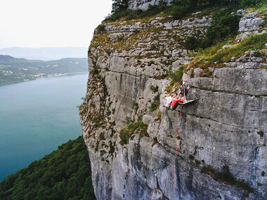 2 jours insolites à flanc de falaise avec repas au bord du lac du Bourget en France