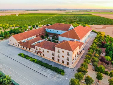 1 noche con visita a la bodega para 2 personas en Hacienda Albae