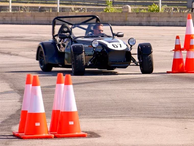 Royal Experience: 6 vueltas de pilotaje y 2 de copilotaje en el circuito del Jarama