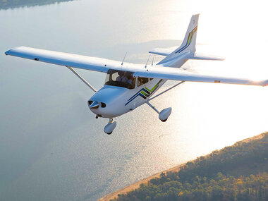 Vuelo de iniciación en avioneta por el cielo de Cádiz para 2 personas