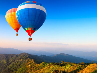 Antequera desde el cielo: 1 paseo en globo durante 1 hora con desayuno para 2 personas