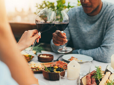 Middag med vin på Sjælland for 2 personer