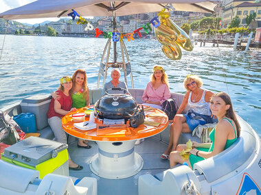 Croisière amusante sur le lac de Lugano avec karaoké, repas et boissons pour 2