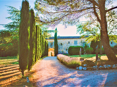 Séjour de charme en famille : 3 jours en gîte avec VTT électriques aux portes d'Uzès
