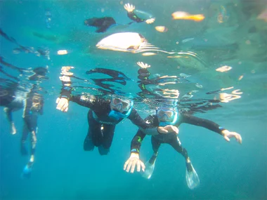 Excursion dans la Méditerranée à 5 : 3h de randonnée palmée au large de Fréjus