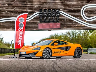 2 Runden am Steuer eines McLaren 540C auf der Rennstrecke Anneau du Rhin