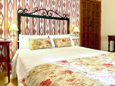 El Rincón de las Descalzas, Carmona: 1 noche con desayuno y botella de cava para 2