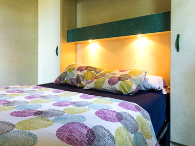 2 noches en bungalow con desayuno para 2 personas en el Camping El Far